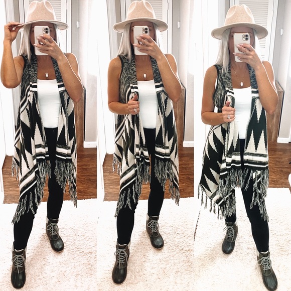 LA Coalition Sweaters - 🍁LA Coalition Northwestern Tribal Knit Sleeveless Cardigan size Medium